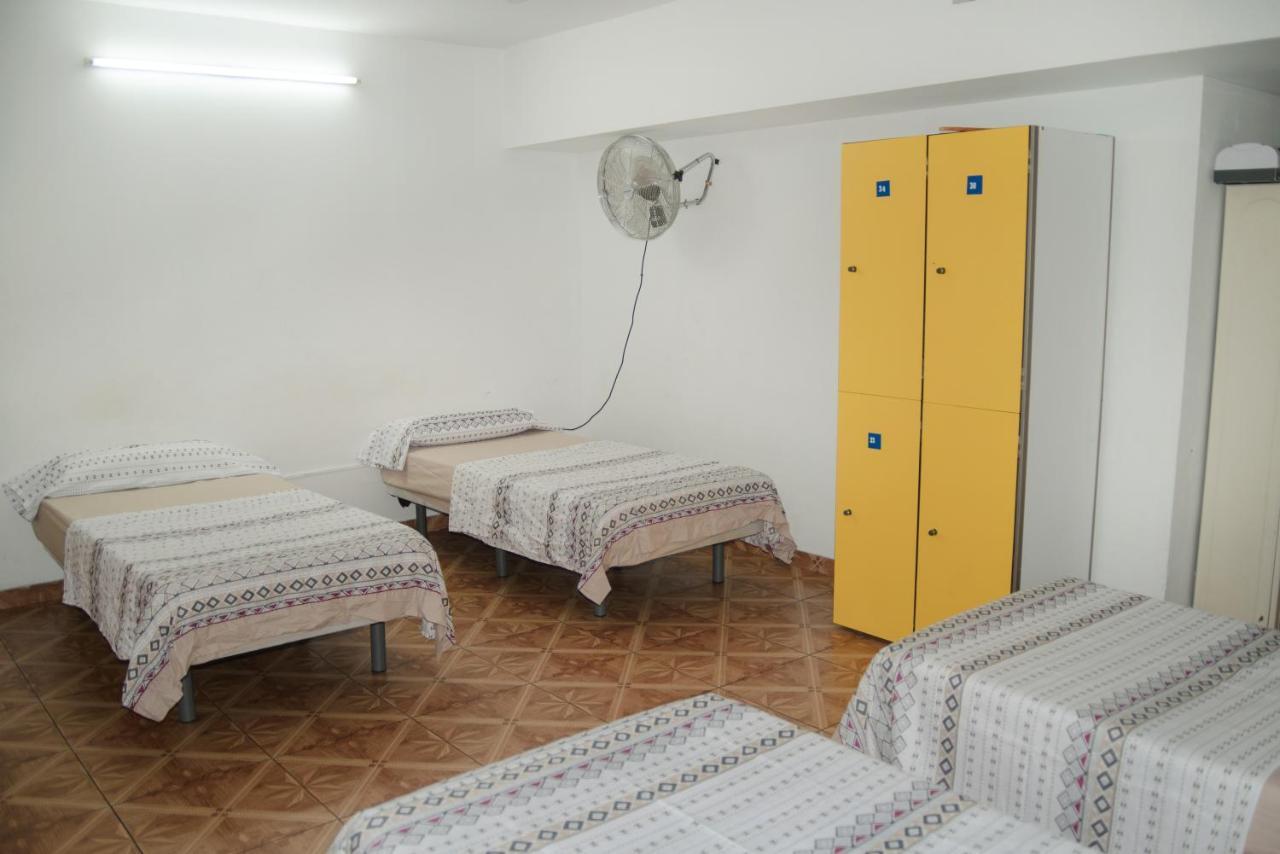 ברצלונה Hostal Ideal Sants מראה חיצוני תמונה